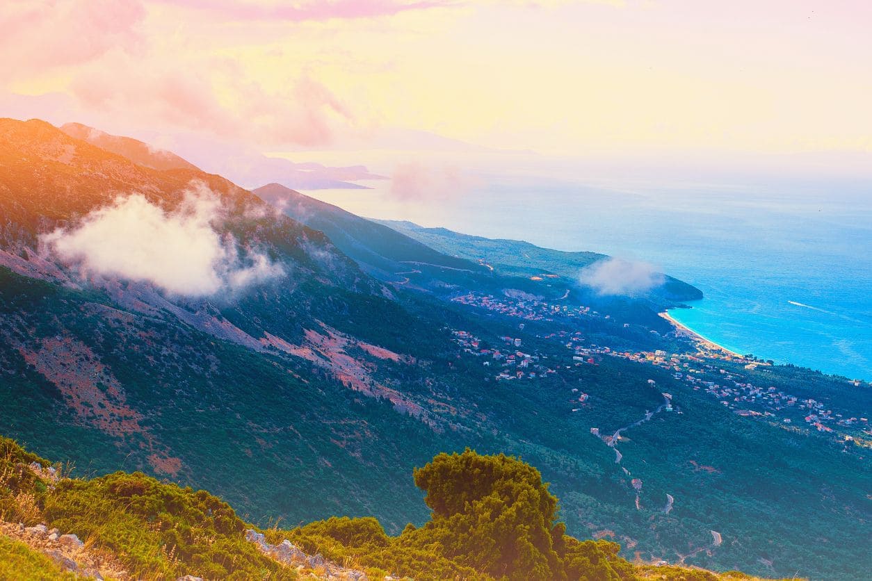 VLORA – PARQUE NACIONAL DE LLOGARA - SARANDA (D/-/C) – 130 km