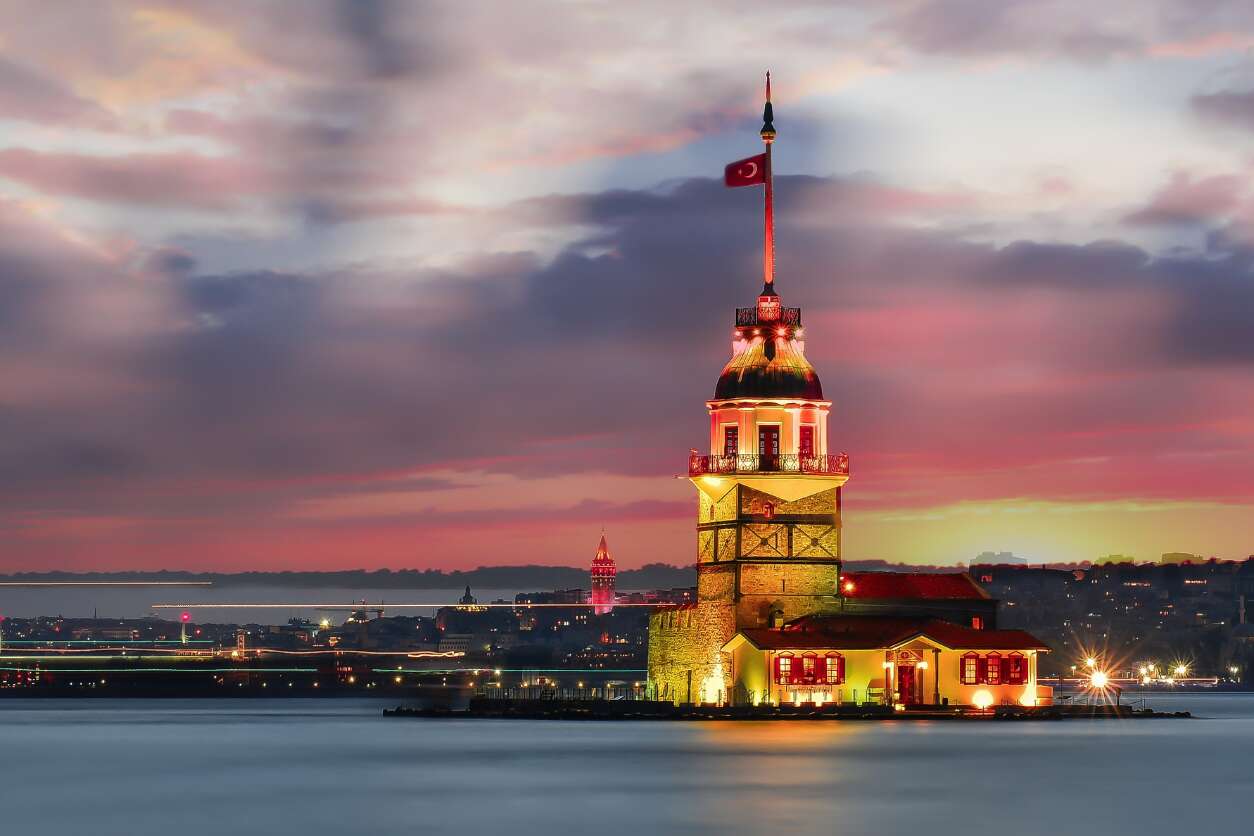 ESTAMBUL [D/-/-]