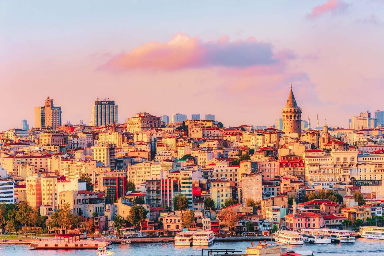 **Itinerario genérico**CIUDAD DE ORIGEN - ESTAMBUL [-/-/-]